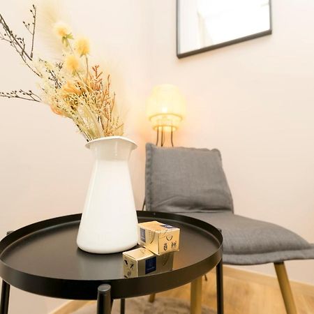 בריסל Golden Dove Luxury Aparts מראה חיצוני תמונה