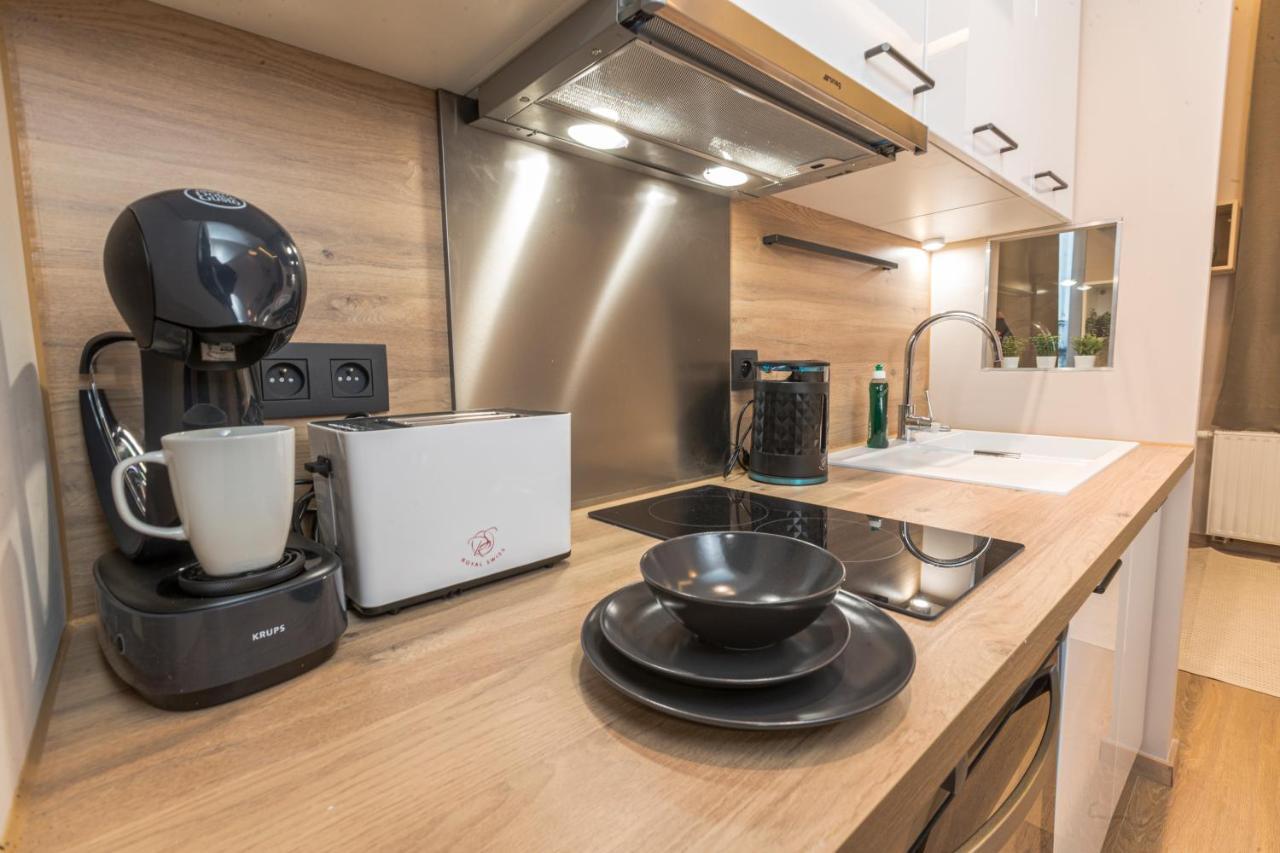 בריסל Golden Dove Luxury Aparts מראה חיצוני תמונה