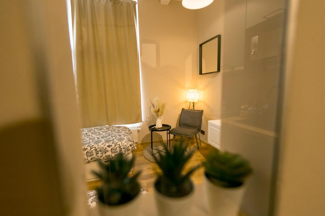 בריסל Golden Dove Luxury Aparts מראה חיצוני תמונה