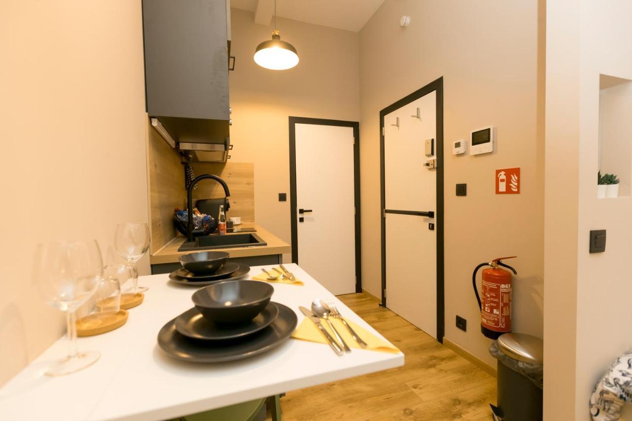 בריסל Golden Dove Luxury Aparts מראה חיצוני תמונה